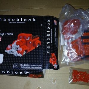 Nanoblock Red Pickup Truck Building Set